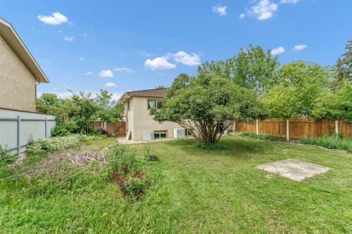 213 6 Street Se, Redcliff, AB - Outdoor