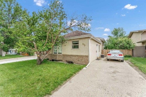 213 6 Street Se, Redcliff, AB - Outdoor