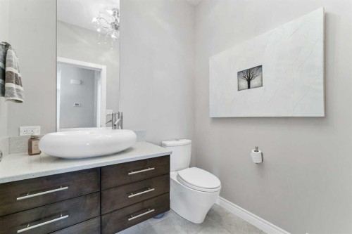 42 Somerset Link Se, Medicine Hat, AB - Indoor Photo Showing Bathroom