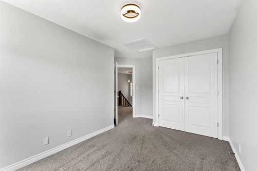 42 Somerset Link Se, Medicine Hat, AB - Indoor Photo Showing Other Room