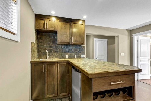 42 Somerset Link Se, Medicine Hat, AB - Indoor Photo Showing Other Room