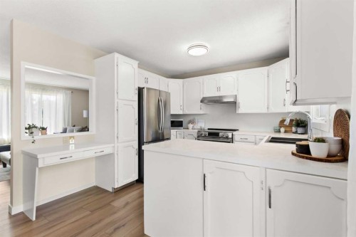 92 Sharpe Crescent Se, Medicine Hat, AB 