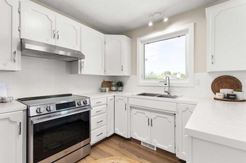 92 Sharpe Crescent Se, Medicine Hat, AB 