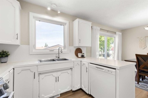 92 Sharpe Crescent Se, Medicine Hat, AB 