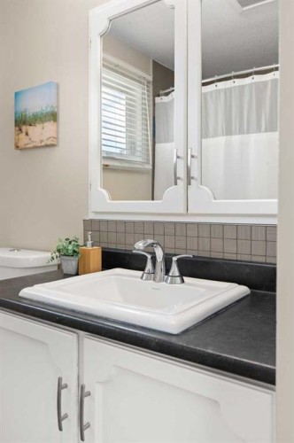 92 Sharpe Crescent Se, Medicine Hat, AB 