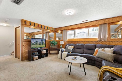 92 Sharpe Crescent Se, Medicine Hat, AB 
