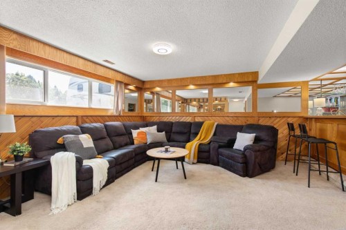 92 Sharpe Crescent Se, Medicine Hat, AB 