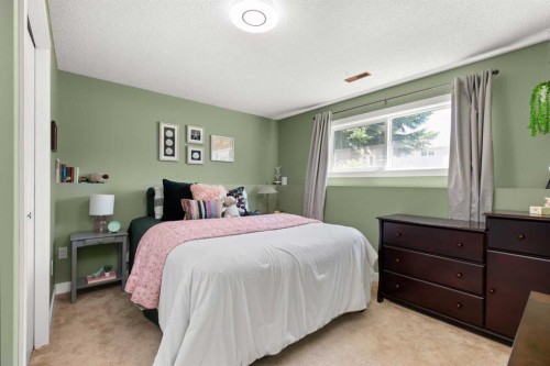 92 Sharpe Crescent Se, Medicine Hat, AB 
