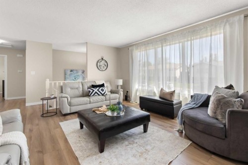 92 Sharpe Crescent Se, Medicine Hat, AB 