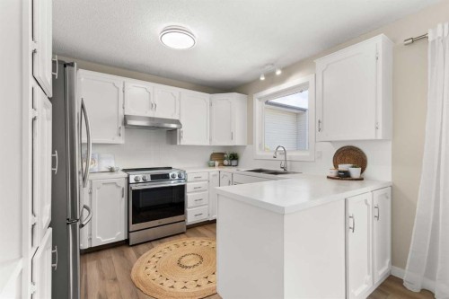 92 Sharpe Crescent Se, Medicine Hat, AB 