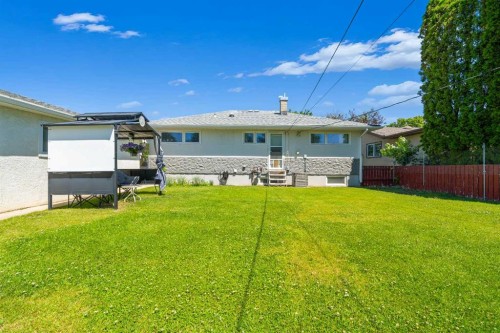 131 Mitchell Crescent Nw, Medicine Hat, AB 