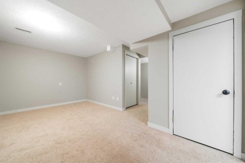 11 Taylor Crescent Se, Medicine Hat, AB 