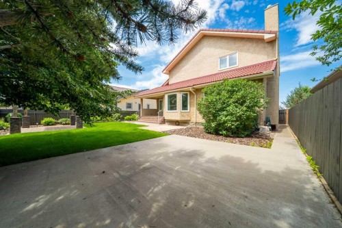 11 Taylor Crescent Se, Medicine Hat, AB 