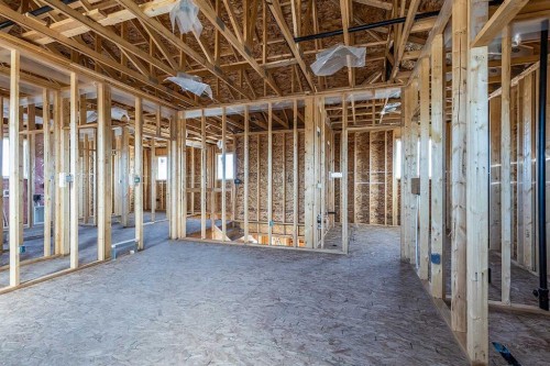 918 Memorial Drive Se, Redcliff, AB 