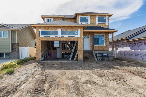 918 Memorial Drive SE Redcliff, AB T0J 2P0