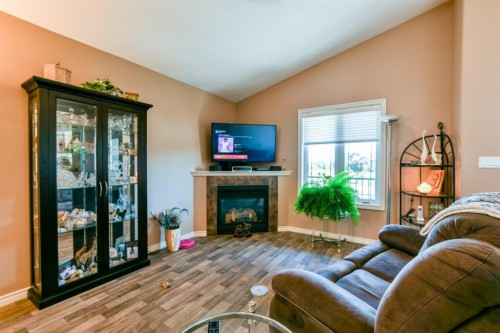 159 Chartwell Row Se, Medicine Hat, AB 