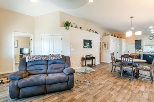 159 Chartwell Row Se, Medicine Hat, AB 
