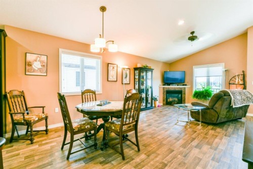 159 Chartwell Row Se, Medicine Hat, AB 
