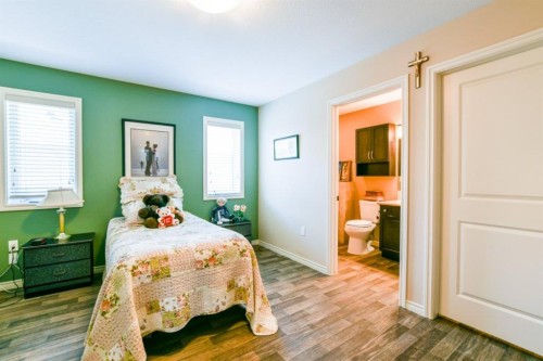 159 Chartwell Row Se, Medicine Hat, AB 