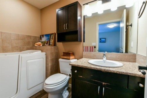 159 Chartwell Row Se, Medicine Hat, AB 