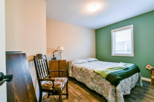 159 Chartwell Row Se, Medicine Hat, AB 