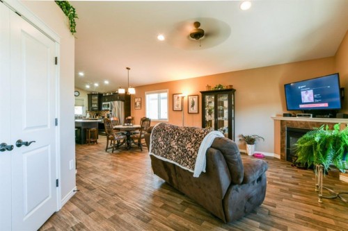 159 Chartwell Row Se, Medicine Hat, AB 