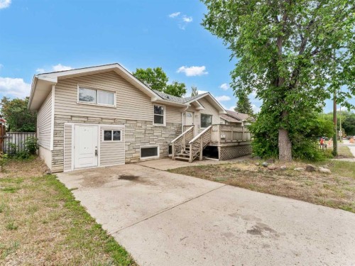 112 8 Street SW Medicine Hat, AB T1A 4L6