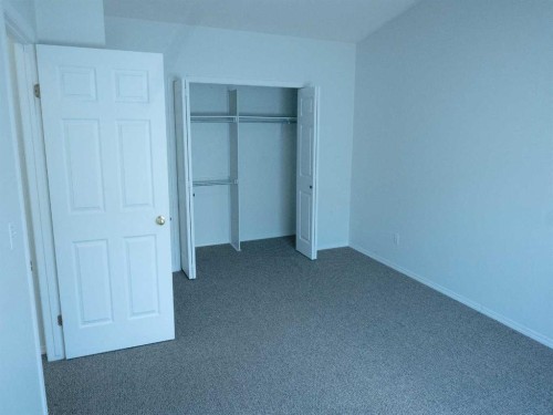 64 Valleyview Drive Sw, Medicine Hat, AB - Indoor Photo Showing Other Room