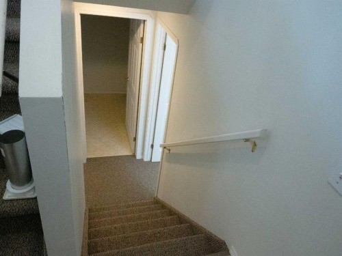 64 Valleyview Drive Sw, Medicine Hat, AB - Indoor Photo Showing Other Room