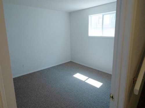 64 Valleyview Drive Sw, Medicine Hat, AB - Indoor Photo Showing Other Room