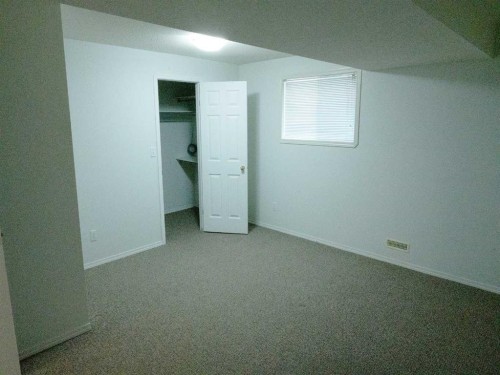 64 Valleyview Drive Sw, Medicine Hat, AB - Indoor Photo Showing Other Room