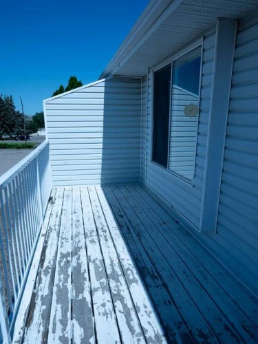 64 Valleyview Drive Sw, Medicine Hat, AB - Outdoor