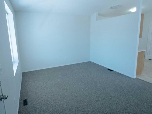 64 Valleyview Drive Sw, Medicine Hat, AB - Indoor Photo Showing Other Room