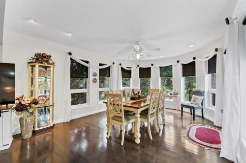 612 Sangster Crescent Sw, Redcliff, AB - Indoor Photo Showing Dining Room