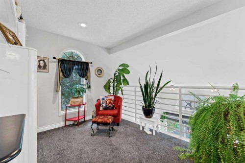 612 Sangster Crescent Sw, Redcliff, AB - Indoor