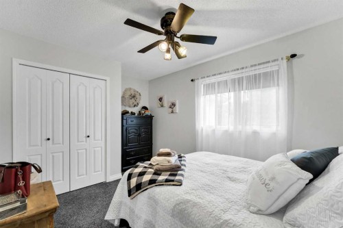 612 Sangster Crescent Sw, Redcliff, AB - Indoor Photo Showing Bedroom