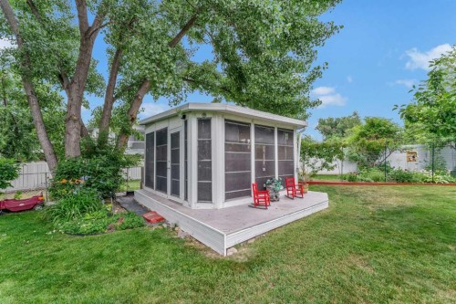 612 Sangster Crescent Sw, Redcliff, AB - Outdoor