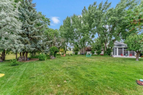 612 Sangster Crescent Sw, Redcliff, AB - Outdoor