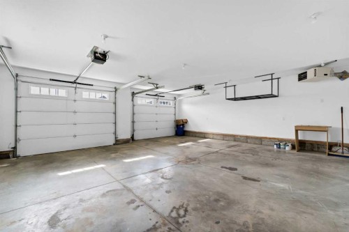 127 Hamptons Crescent Se, Medicine Hat, AB - Indoor Photo Showing Garage