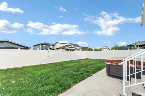 127 Hamptons Crescent Se, Medicine Hat, AB - Outdoor