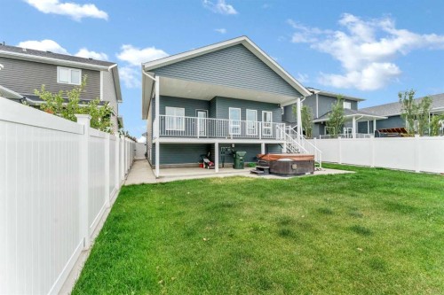 127 Hamptons Crescent Se, Medicine Hat, AB - Outdoor
