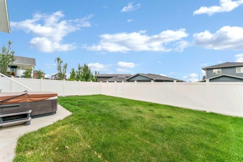 127 Hamptons Crescent Se, Medicine Hat, AB - Outdoor