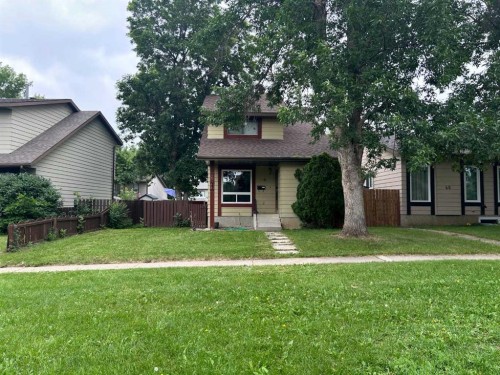 41 South Ridge Crescent SW Medicine Hat, AB T1B 2P2