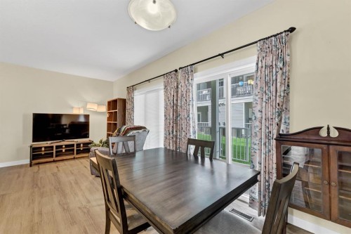 372 Northlands Pointe Ne, Medicine Hat, AB - Indoor Photo Showing Dining Room