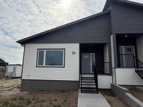 29 Sierra Green SW Medicine Hat, AB T1B 0R5