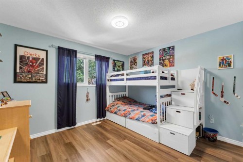 369 Stratton Way Se, Medicine Hat, AB - Indoor Photo Showing Bedroom