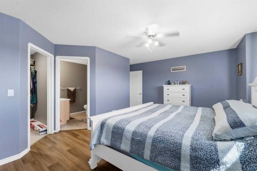 369 Stratton Way Se, Medicine Hat, AB - Indoor Photo Showing Bedroom