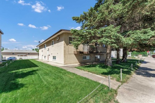 105 Broadway Avenue East, Redcliff, AB - Outdoor