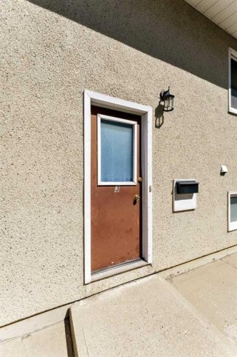 105 Broadway Avenue East, Redcliff, AB - Outdoor With Exterior