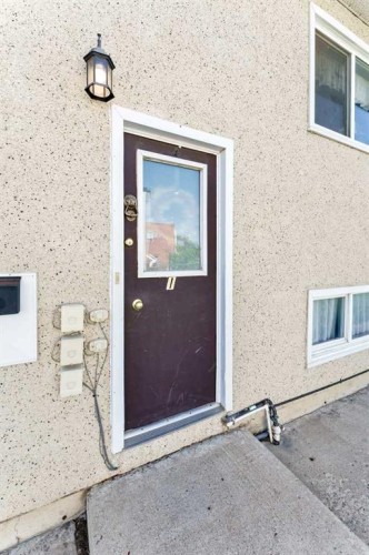 105 Broadway Avenue East, Redcliff, AB - Outdoor With Exterior